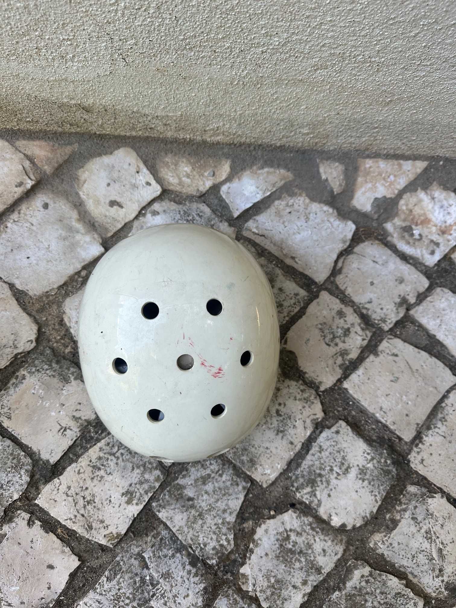 Vendo capacete de trotinete e de bicicleta