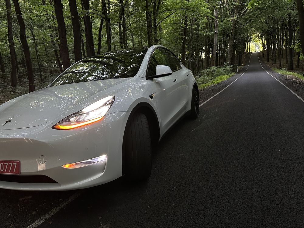 Tesla model Y 2020