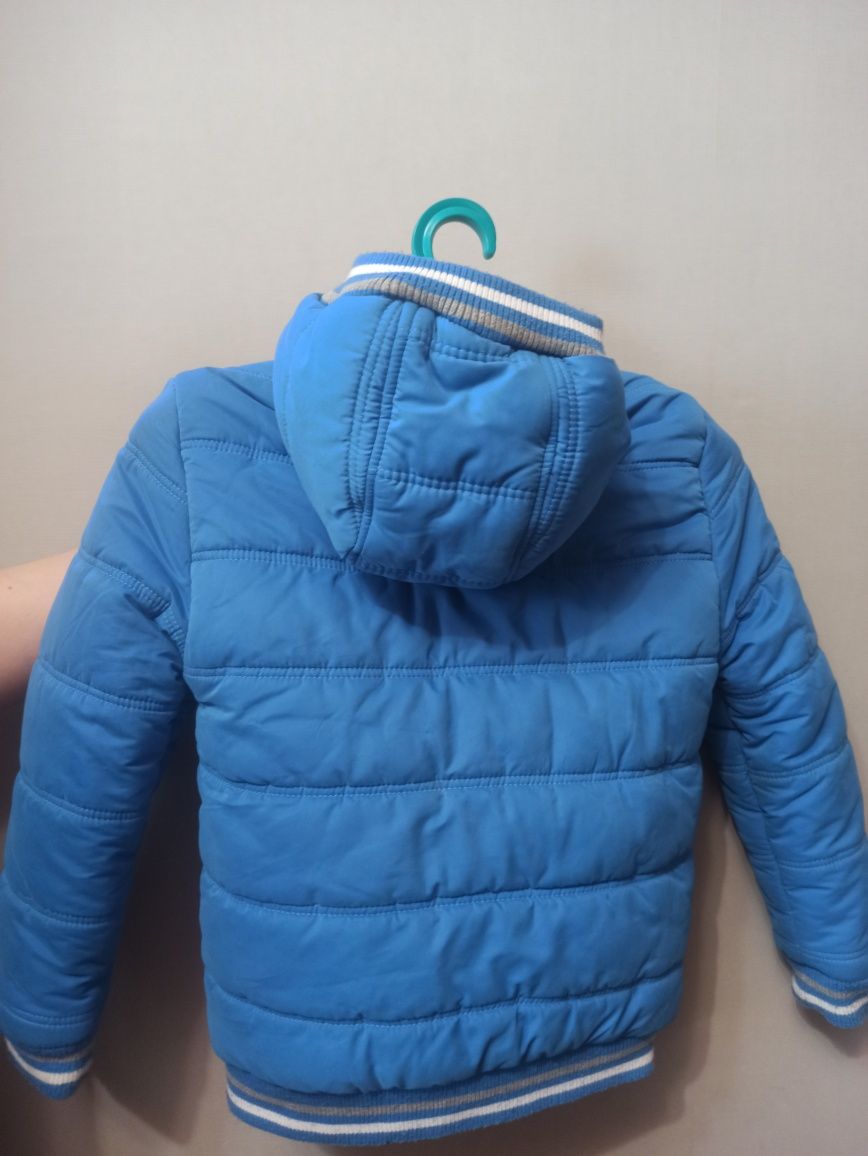Куртка демисезонная для мальчика фирменная. Размер 134 ( 8-10 лет)