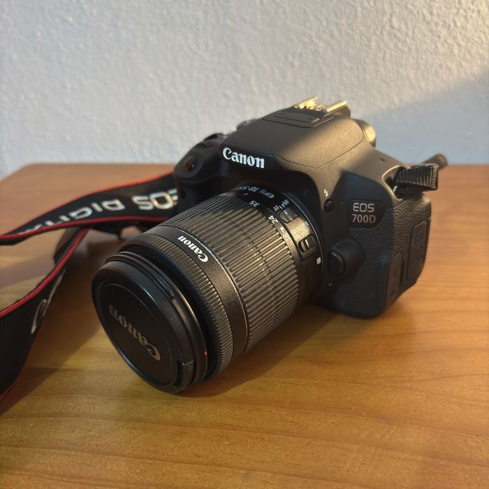CAM. CANON EOS 700D