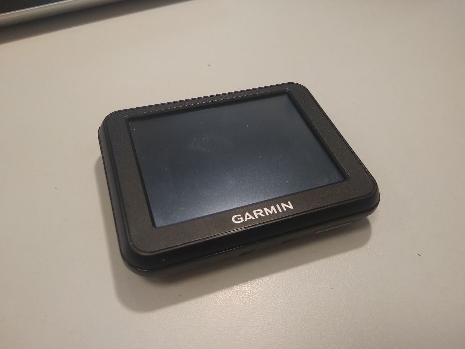 Навигатор Garmin nuvi 30 + карты + флешка