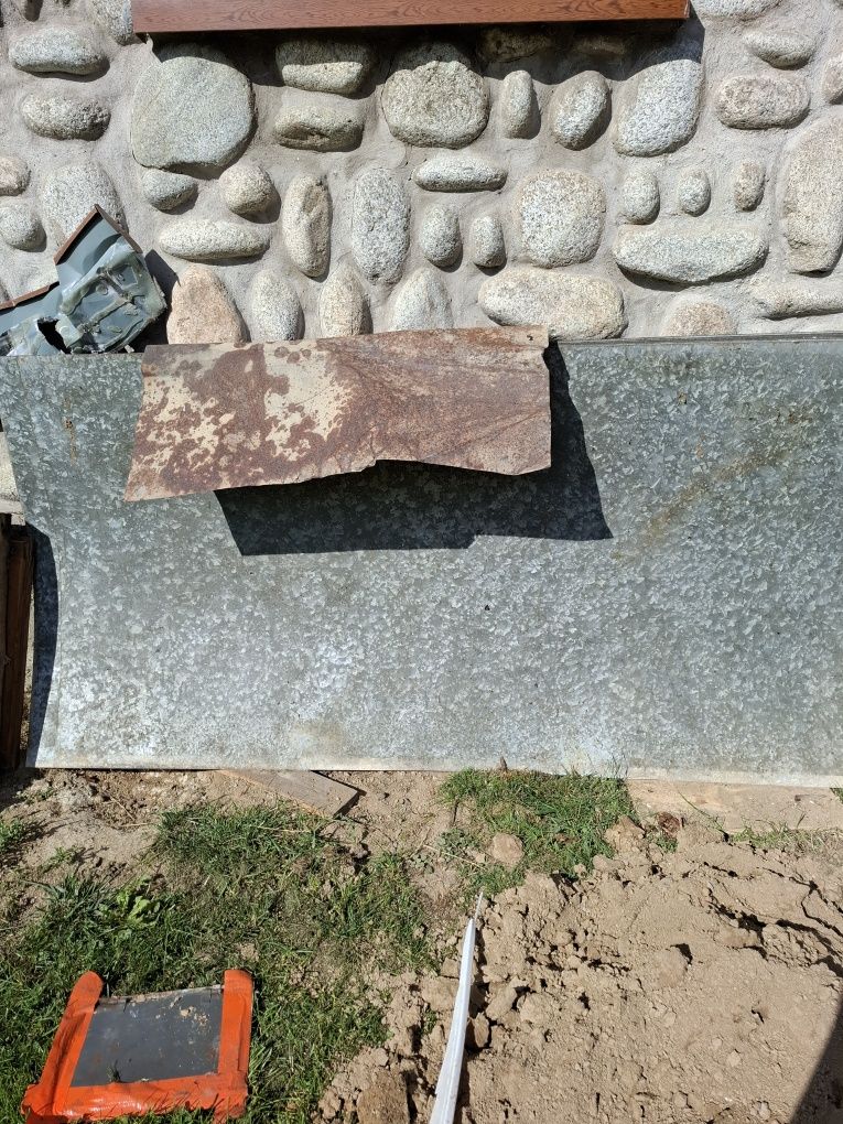 Gruba blacha lata 80