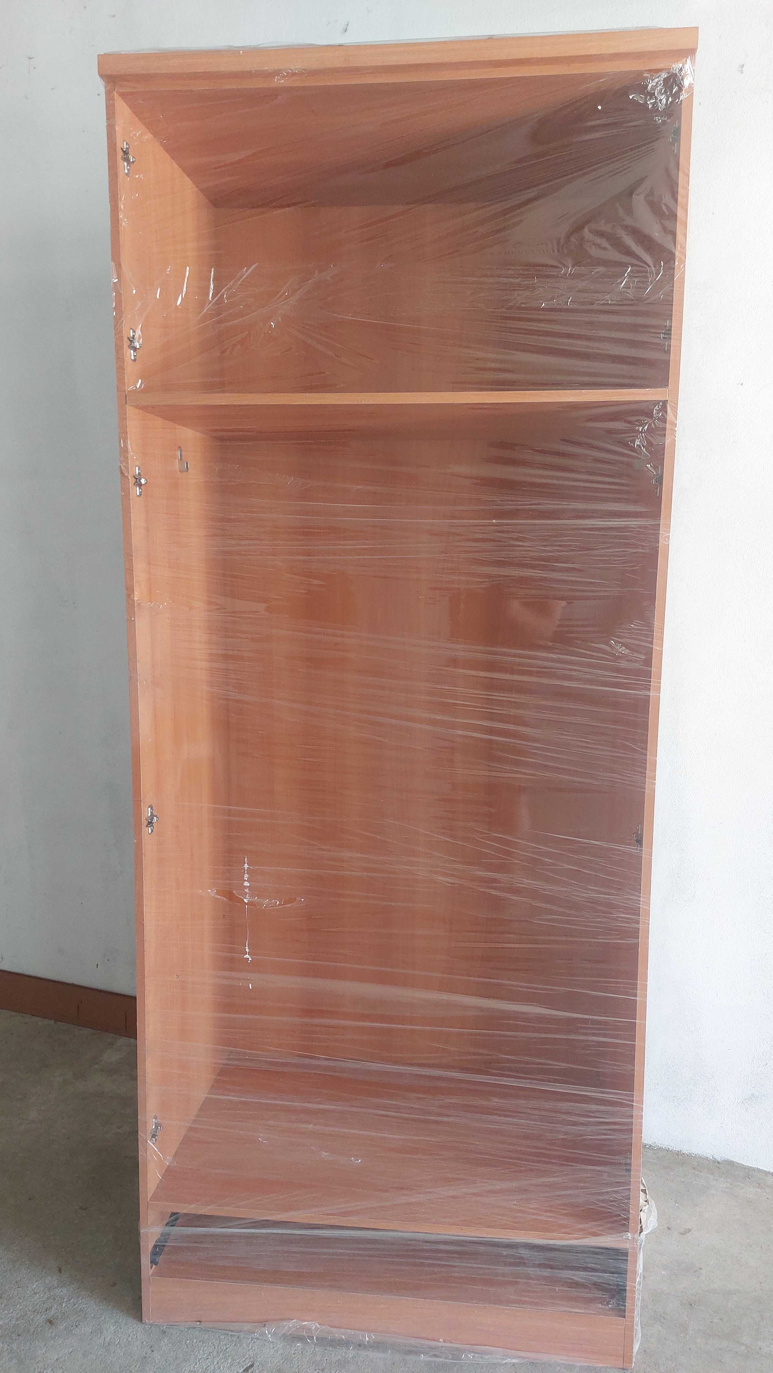 Roupeiro 4 portas