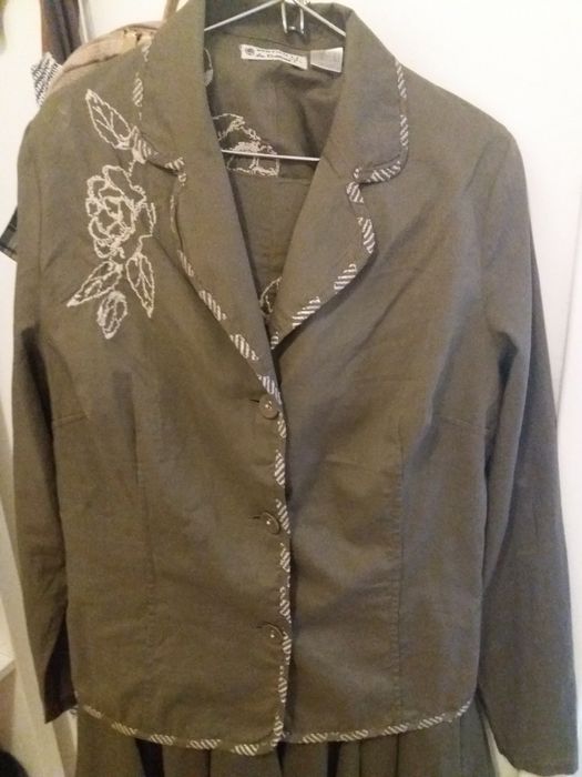Conjunto casaco e saia