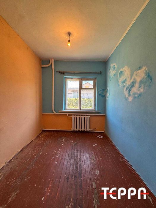 Продаж будинку, 4 окремі кімнати, Тепличне