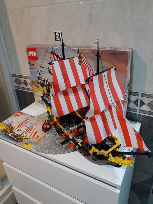 Lego Pirates Black Seas Barracuda 10040