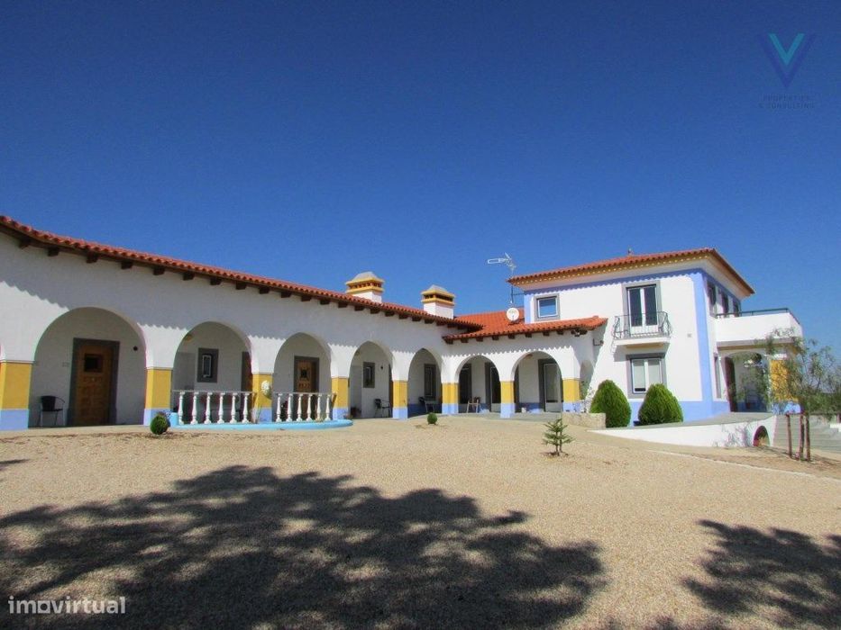 Quinta charmosa de agro-turismo em Al...