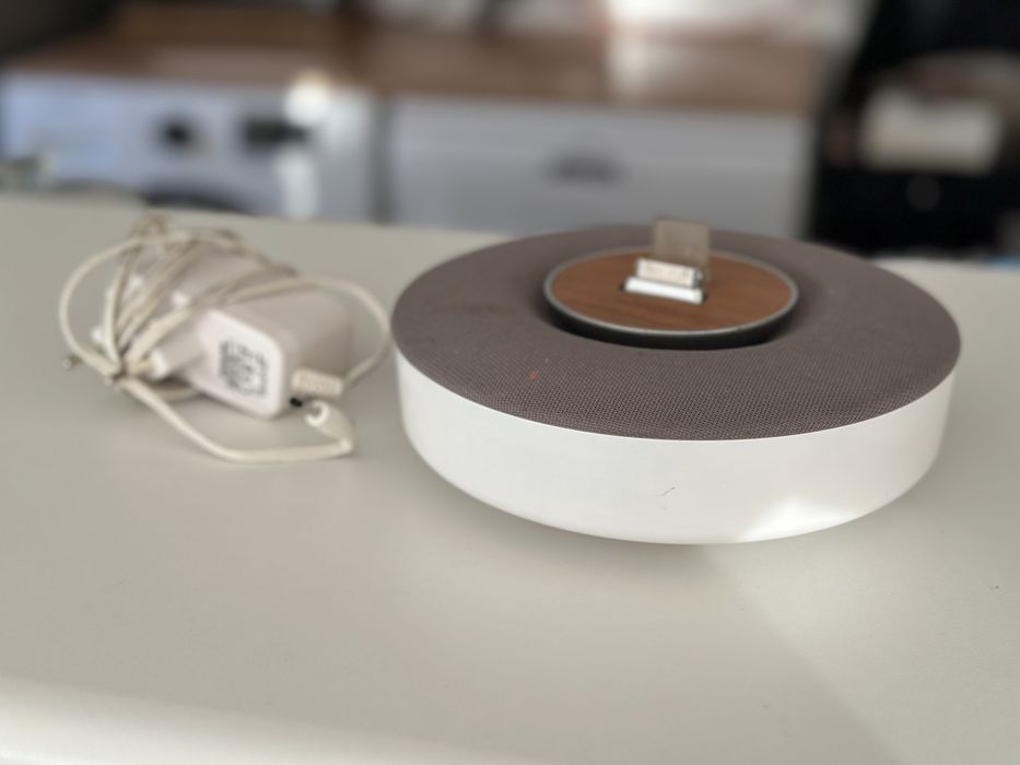 Coluna Philips para iPhone e adaptador USB