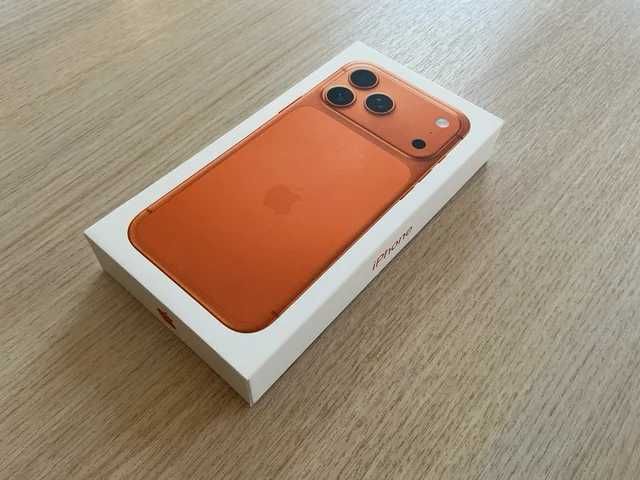 Apple iPhone 17 Pro Max 6.9" 256GB Cosmic Orange