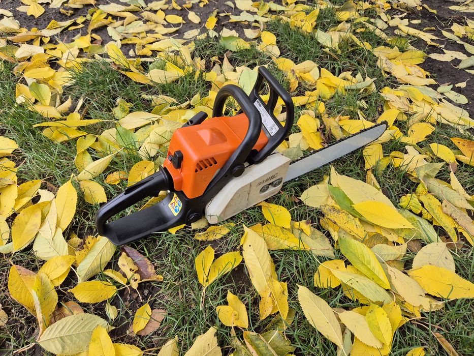 Бензопила пила Stihl MS 180 у гарному стані.