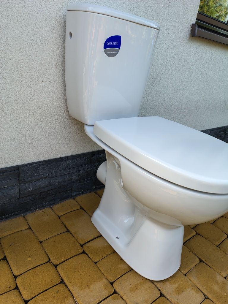 WC kompakt uniwersalnym super firmy Cersanit model Arteco z deską