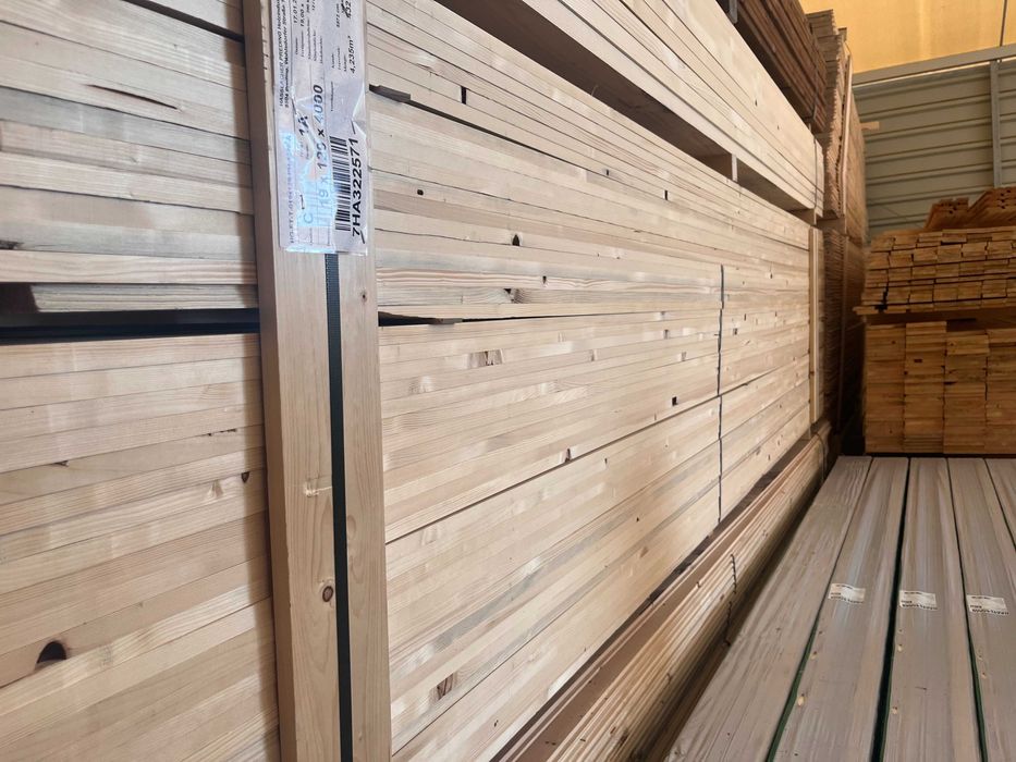 Deska świerkowa suszona, strugana 19x129x4000