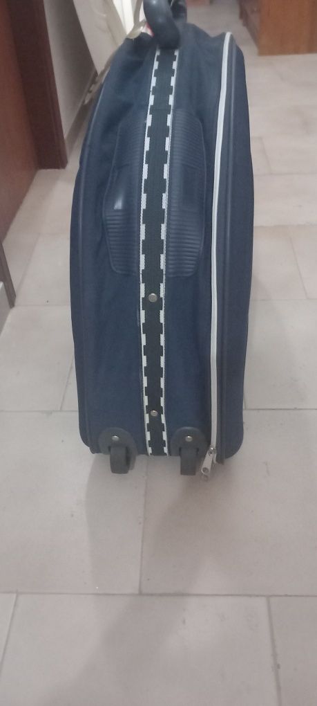 Malas de viagem azul escuro