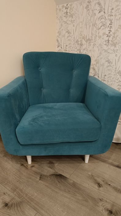 Turkusowy Fotel do salonu bądź sypialni