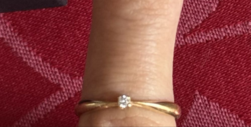 Anel ouro 18k e pedra diamante.