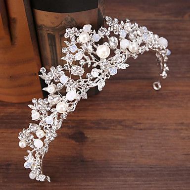 Tiara com Perolas Imitação / Detalhes em Cristal Casamento