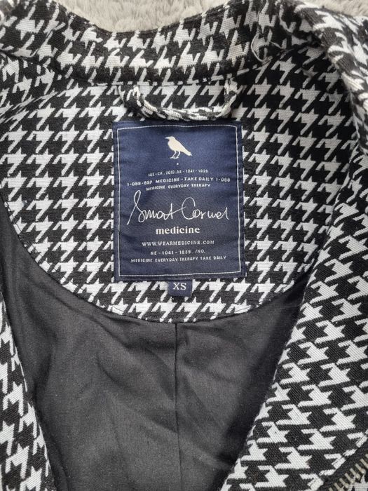 Płaszcz w pepitkę czarno biały medicine rozmiar XS