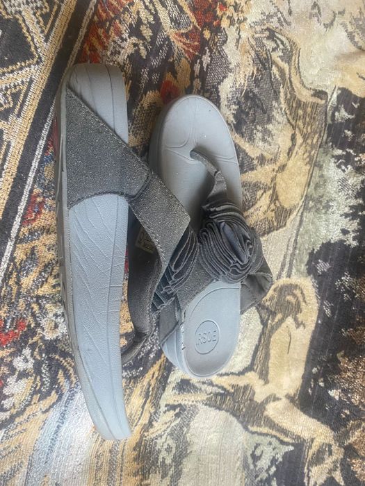 Жіночі сірі шльопанці Toning на низькому ходу