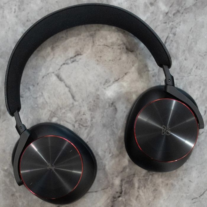 H95 Bang & Olufsen Ferarri limited edition