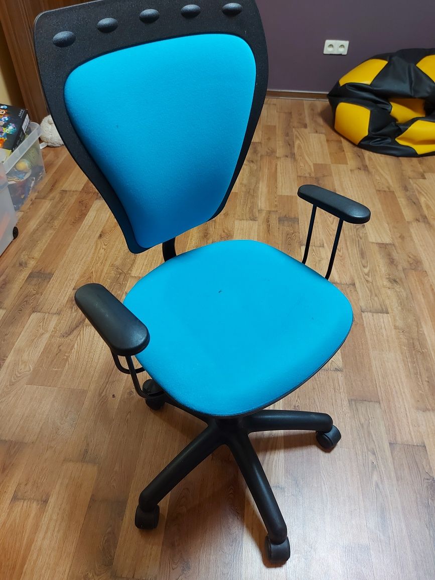 Krzesło biurowe dla dziecka dziecięce