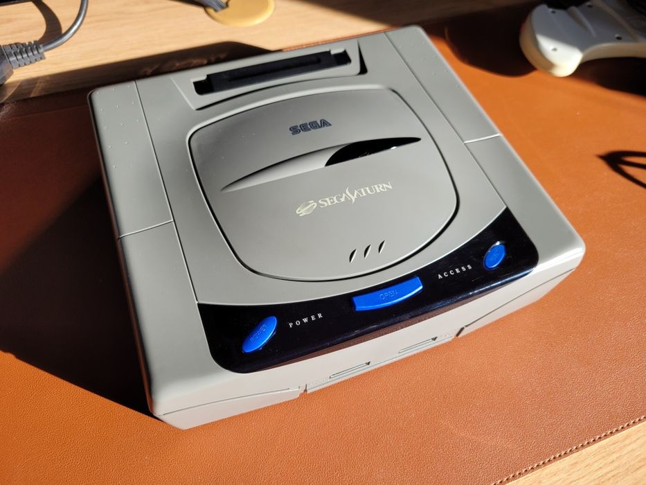 Sega Saturn (HST-3200) NTSC-J, nie wymaga przetwornicy napięcia