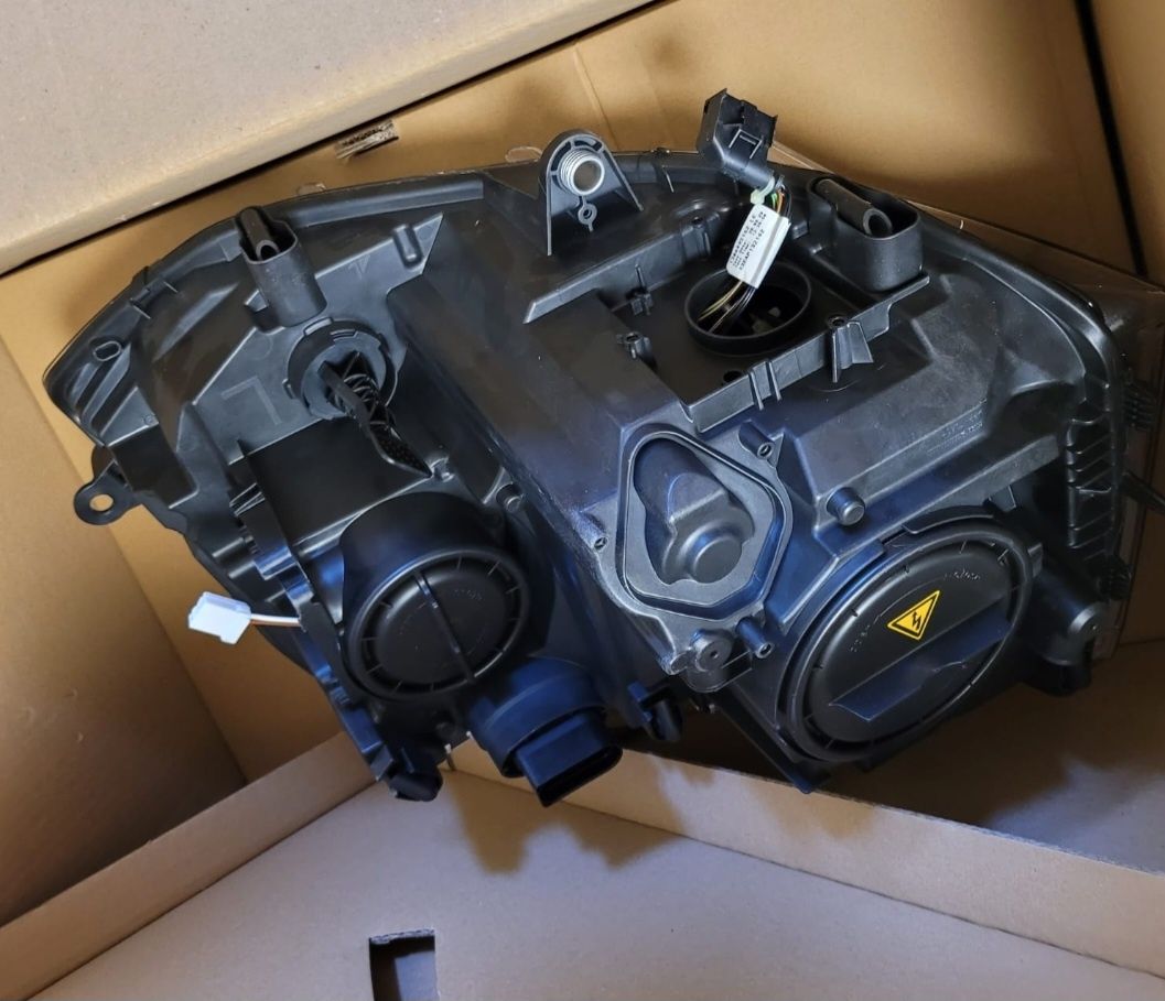 Lampa  przednia VW