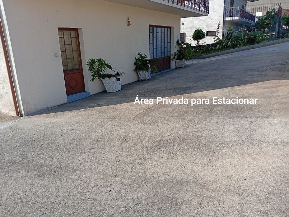 Arrenda  rés chão Armazém