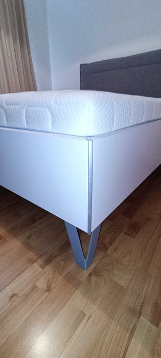 Quarto casal, completo (colchão novo incluído)