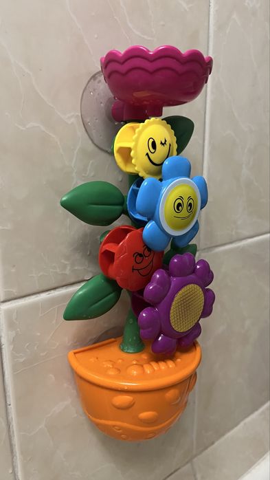 Дитячі іграшки для ванни