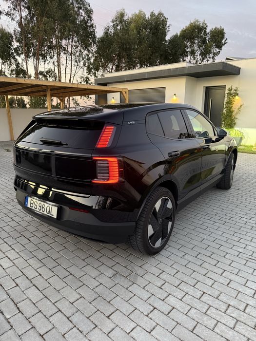 Volvo ex 30 69kwh single Motor extended Range Plus 272cv 2024