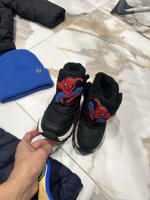 Зимняя куртка 3-4 зимние ботинки 16,5см 17,5см