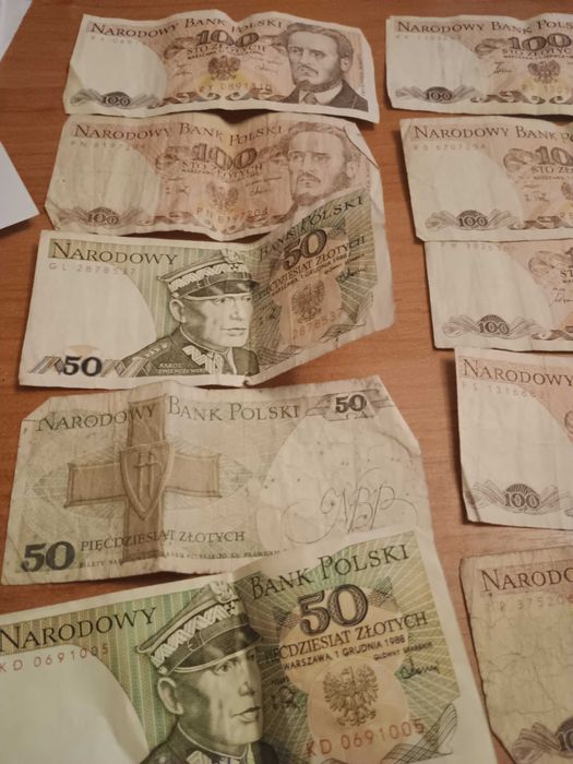 Stare banknoty 50 100 PRL pieniądze