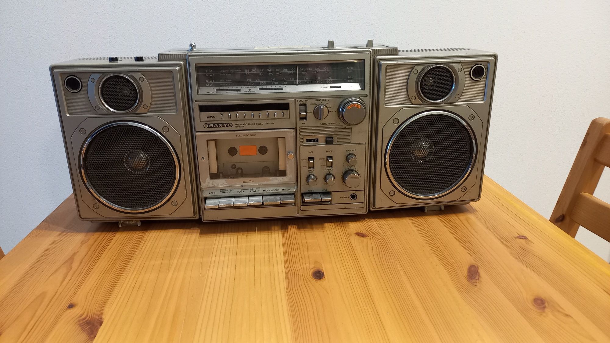 HiT Boombox Sanyo M9996 K Radiomagnetofon Japoński  AMS FM Tape In Aux