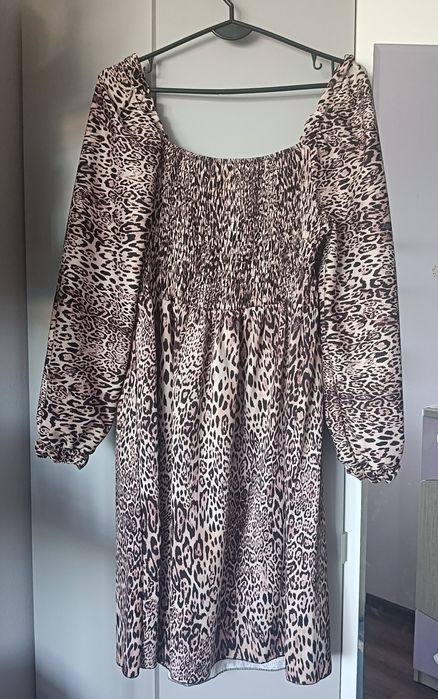 Sukienka w panterkę