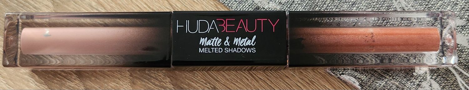 Cień do powiek w kremie HUDA BEAUTY matte & metal