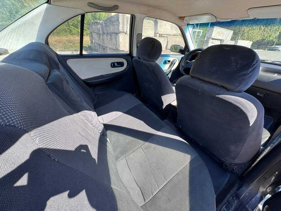 Nissan Primera 1993 1.6
