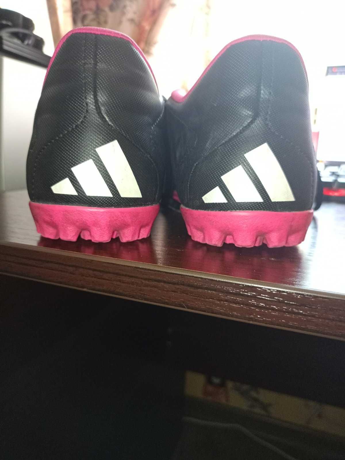 Футбольні сороконіжки Adidas Predator 40 розміру