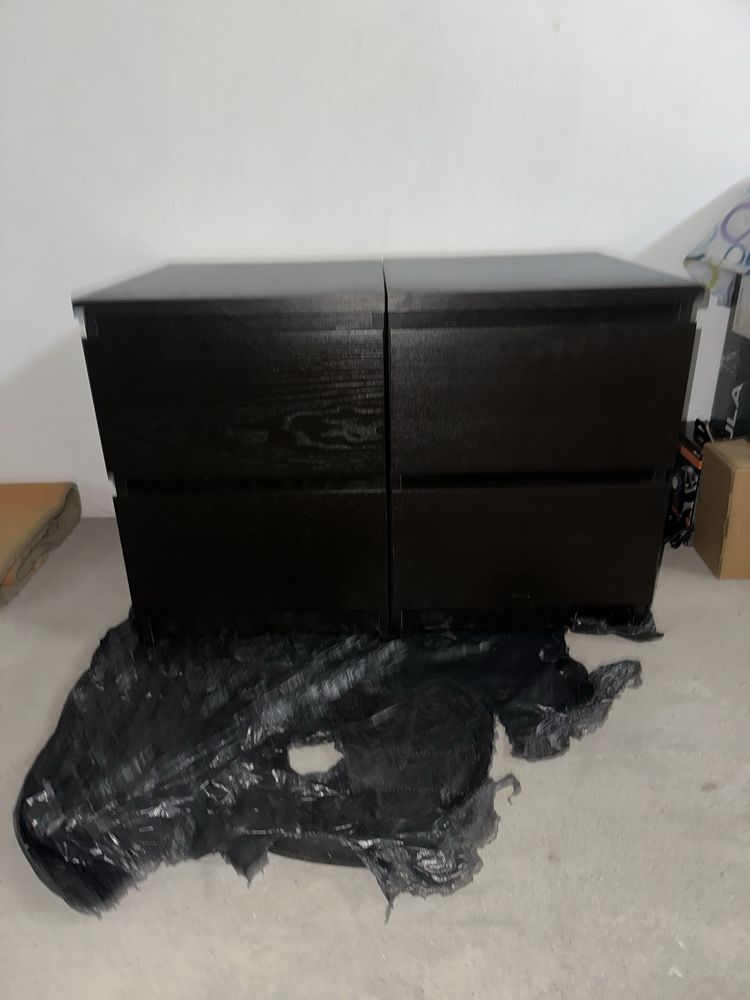 mesinhas de cabeceira em preto