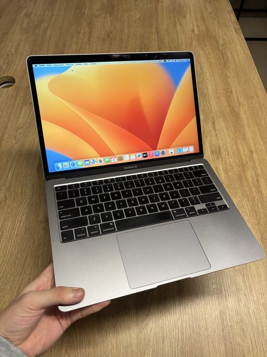 Macbook Air 2020 i3, чудовий класний макбук