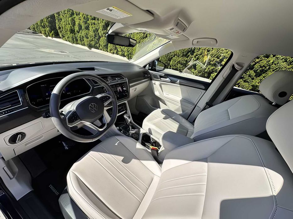 Volkswagen Tiguan      2022