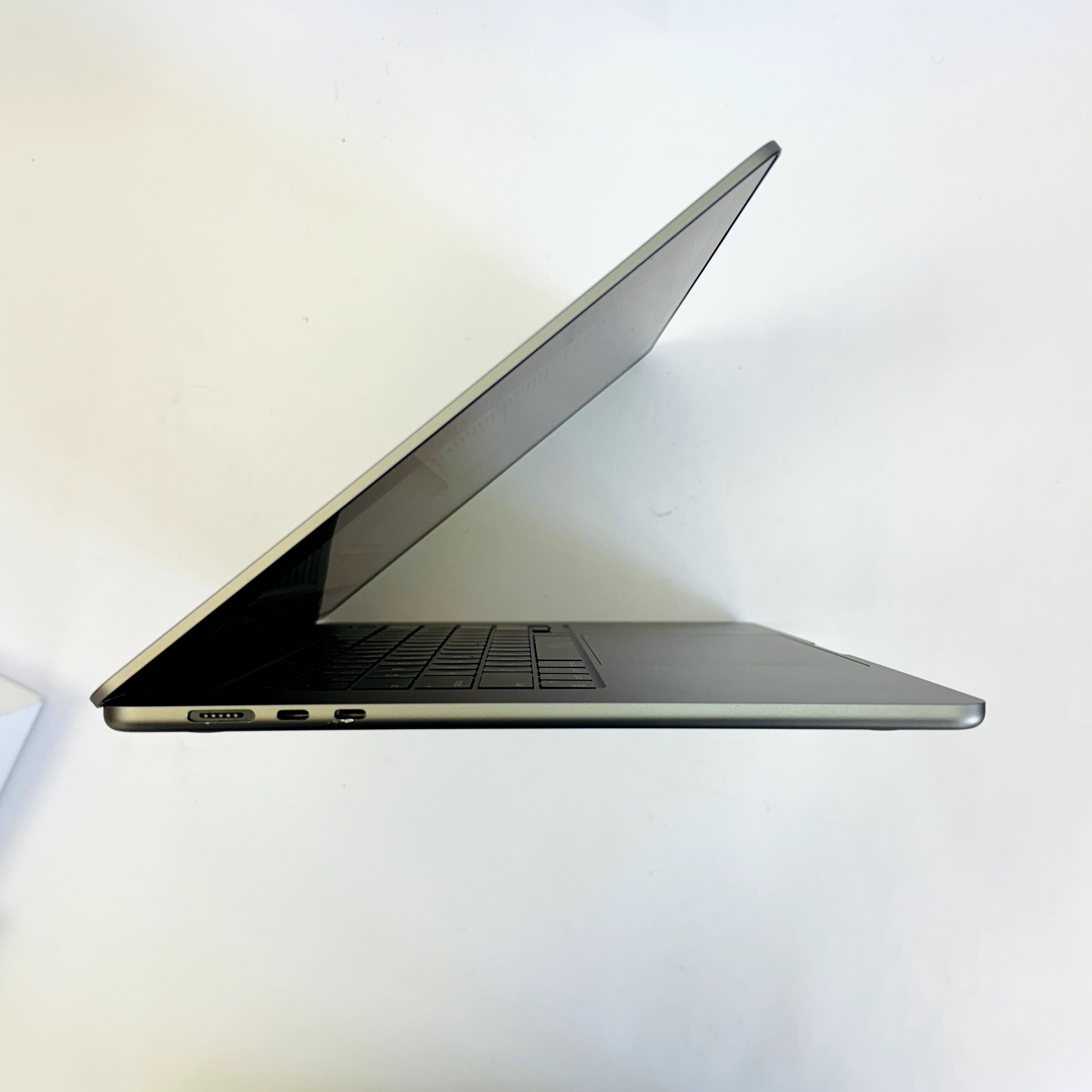 MacBook Air 15' M2 8/256 Space Gray