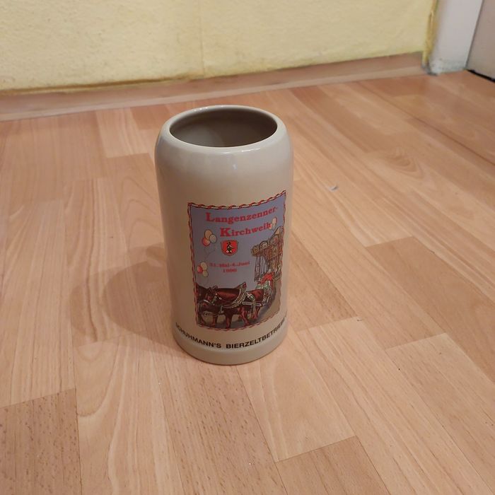 Kufel z 1996r. , wys.20cm, śr otworu 8cm