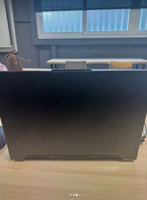 Asus Tufos Gaming F15 + AirPods Pro 3