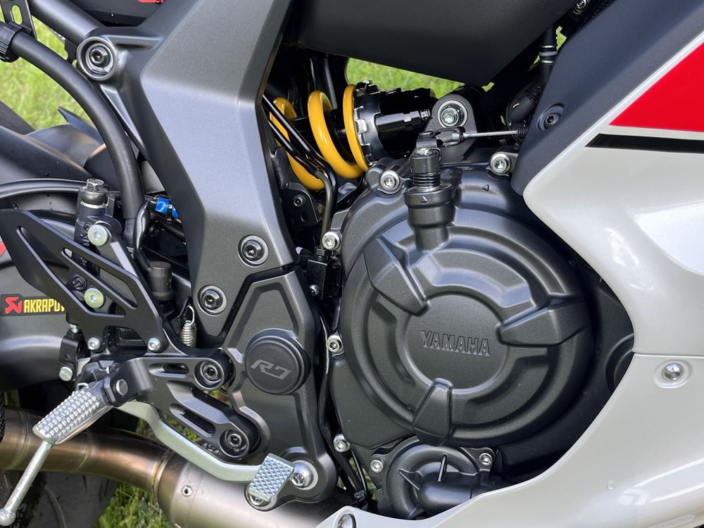 Спортбайк Yamaha YZF R7 2023 Akrapovic ямаха р7 мт-07 мт-09