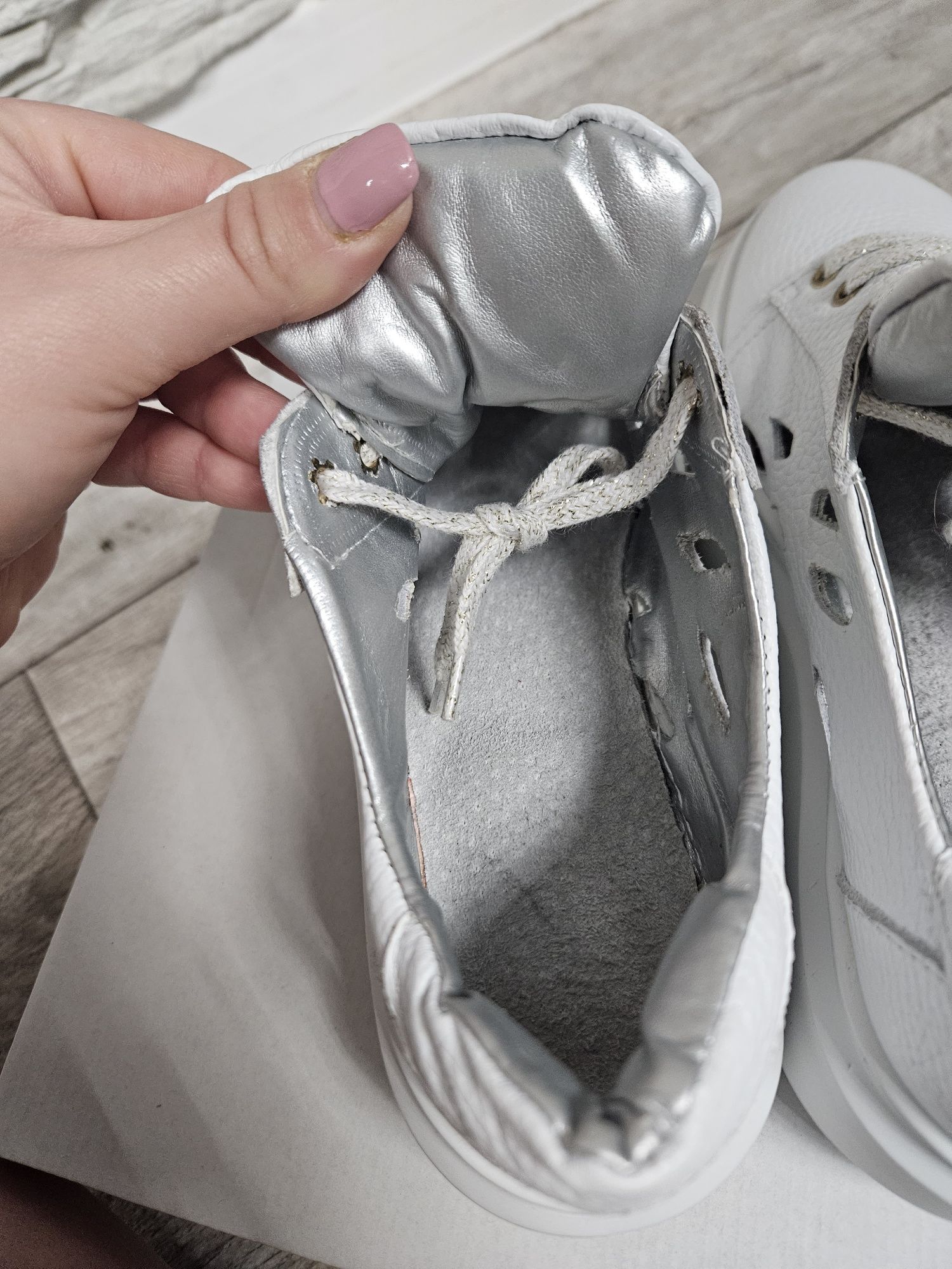 Przepiękne NOWE sneakersy ze skóry naturalnej wiosenne na wysokiej pod