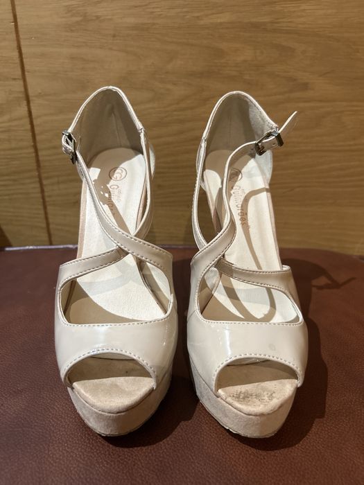 Sapatos 37 creme verniz Calçado Guimaraes