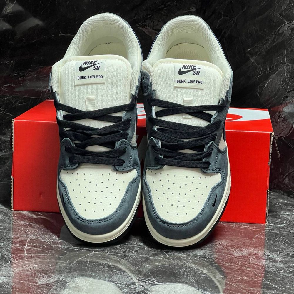 Nike SB  Dunk  Low Pro Dark Grey White