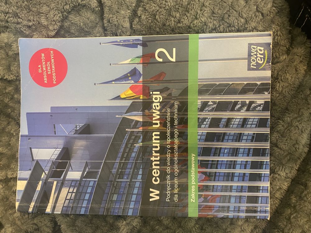 W centrum uwagi 2 podręcznik do WOS-u
