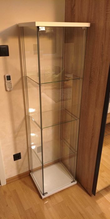 Witryna, gablota szklana Ikea Detolf