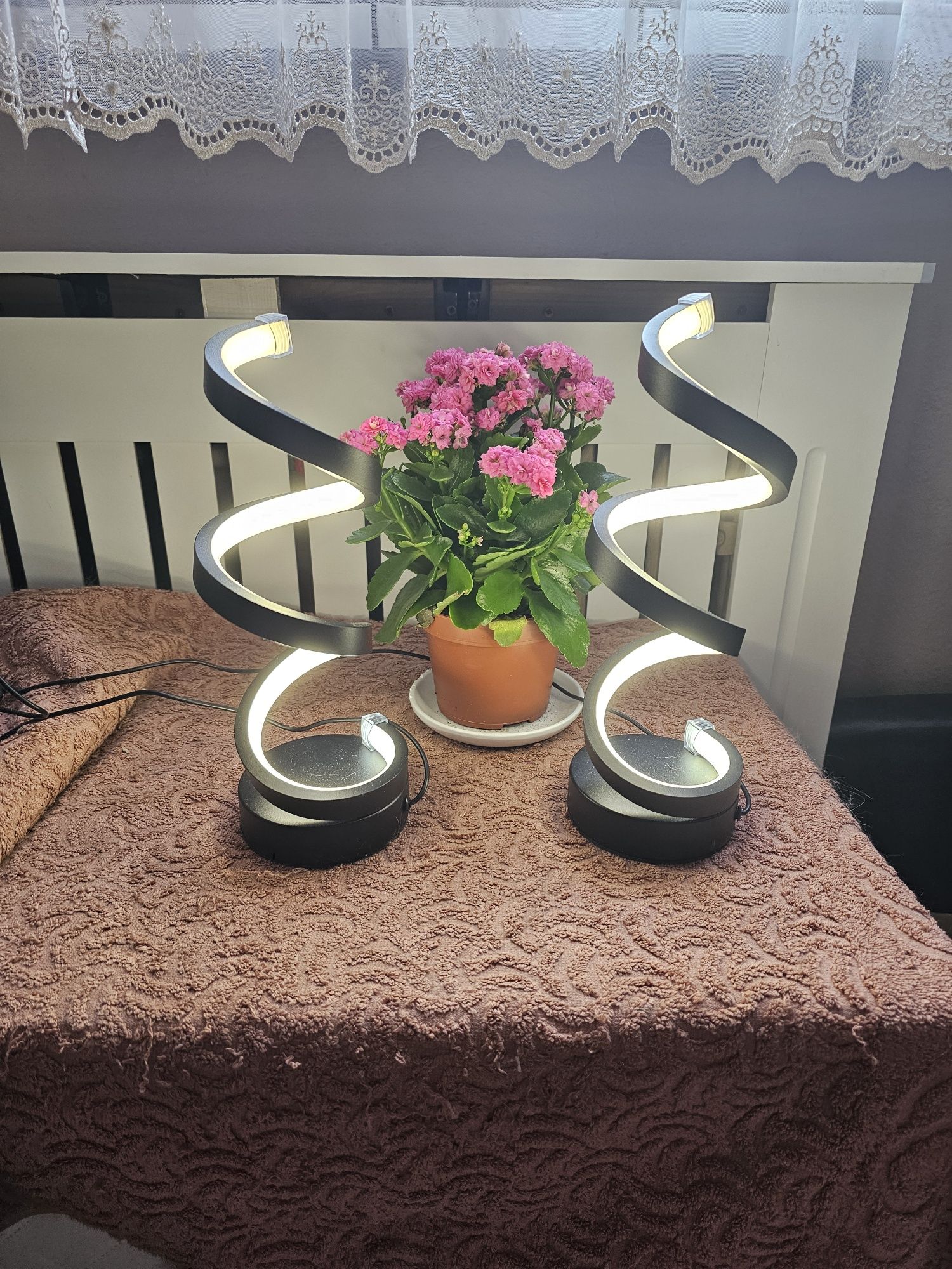 Nowoczesne lampki led "Spirala"